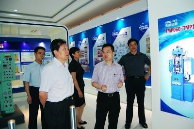 2010年，浙江省副省長王建滿考察天通