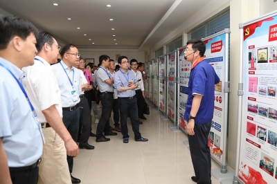 2018年6月，嘉興市上市公司黨建和人才工作會議現(xiàn)場會在天通舉行